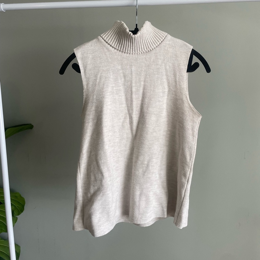 Zara Light Grey Sleeveless Turtleneck Sweater Size S